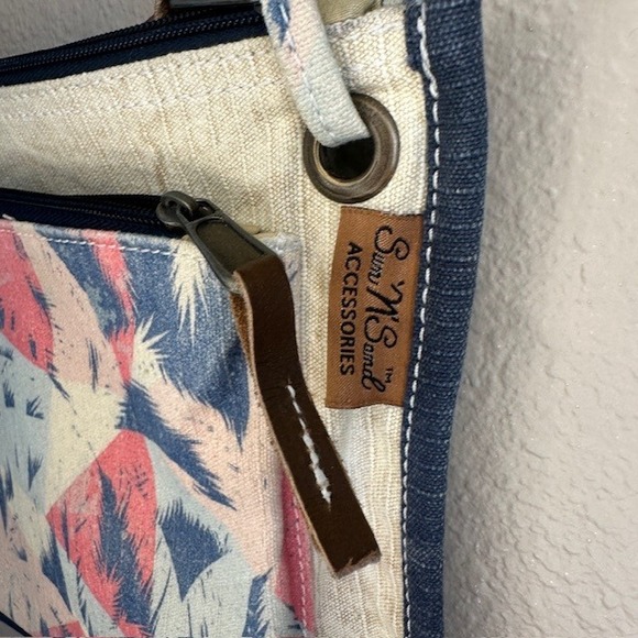 Sun N' Sand Palm Trees Beach Crossbody Bag Adjustable Strap - Picture 5 of 7